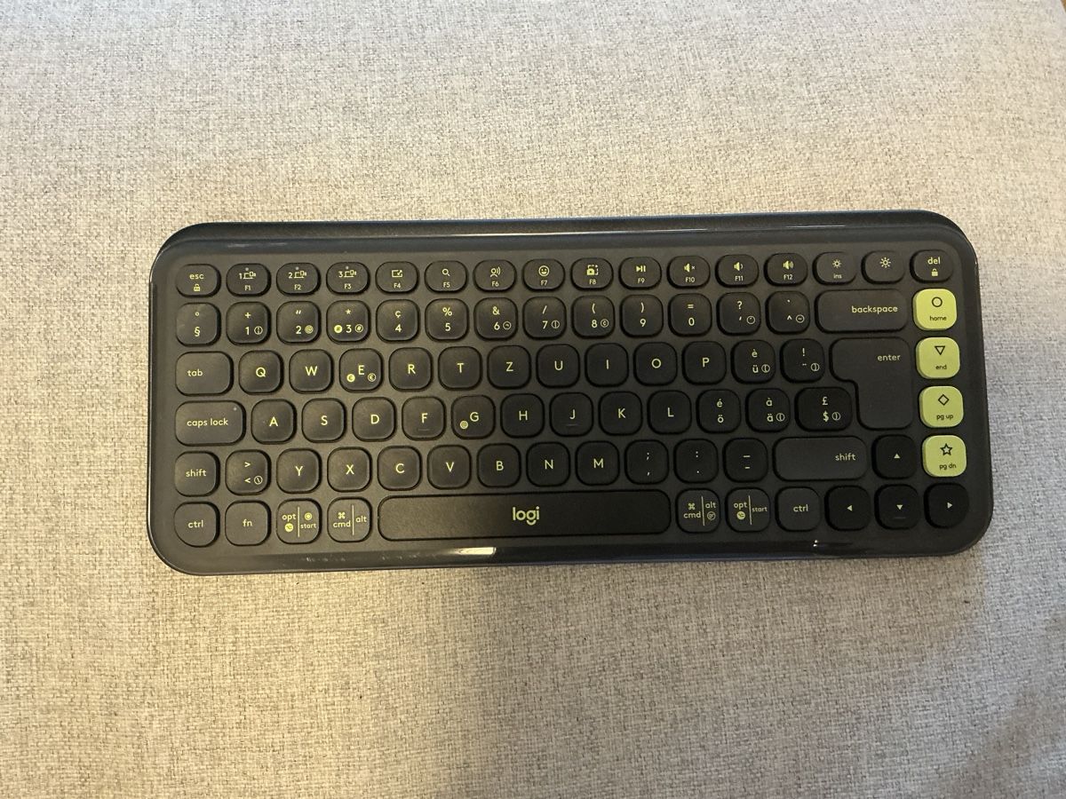 Logitech Claviers: Logitech Tastatur  – D'occasion à basel par lau_82l8