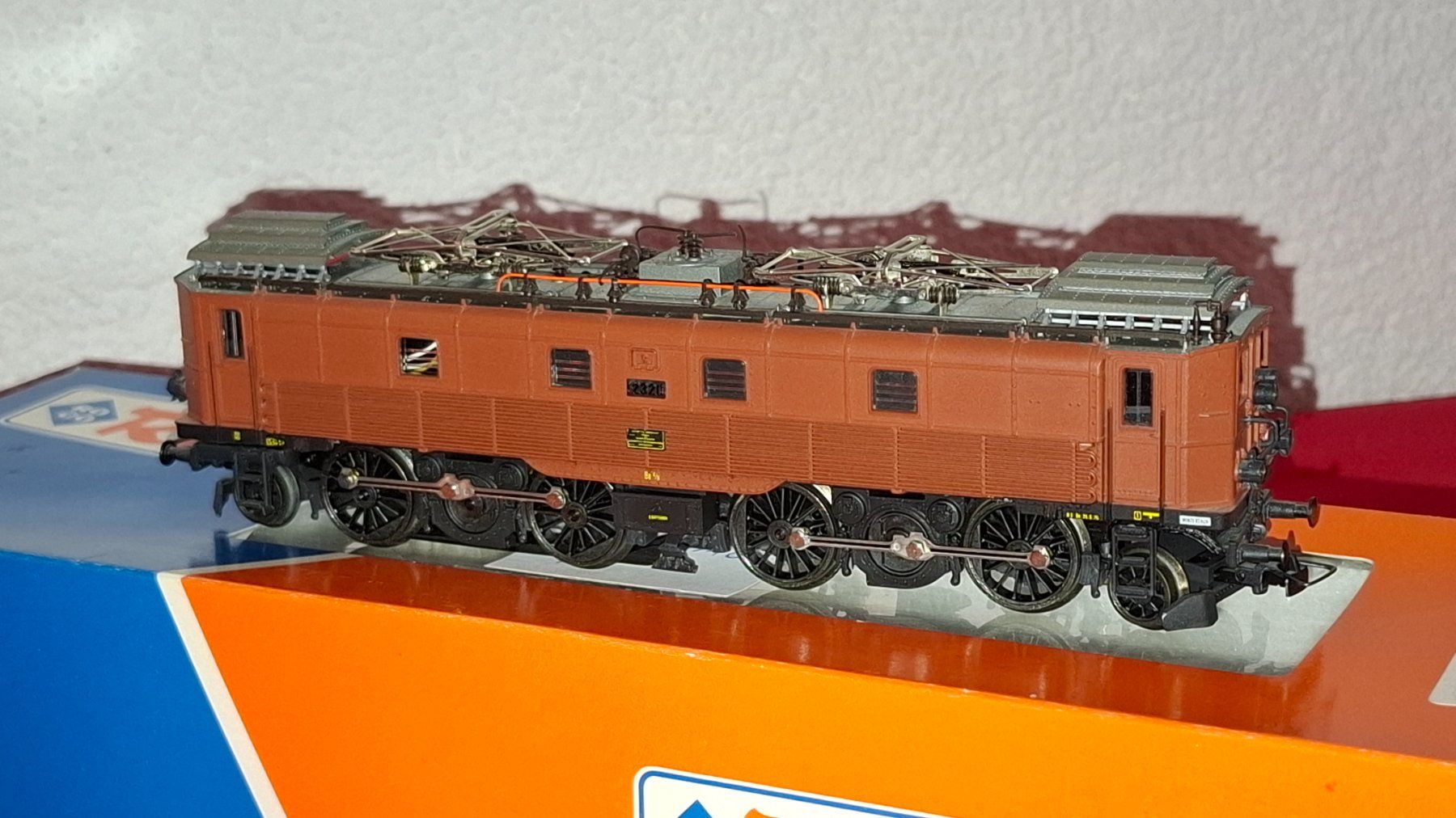 Roco Modellini di ferrovie: Roco : Be 4/6 der SBB, AC, Digital, Adresse : Zimo 40 – Usato da Märwil venduto da Siebenzipfel