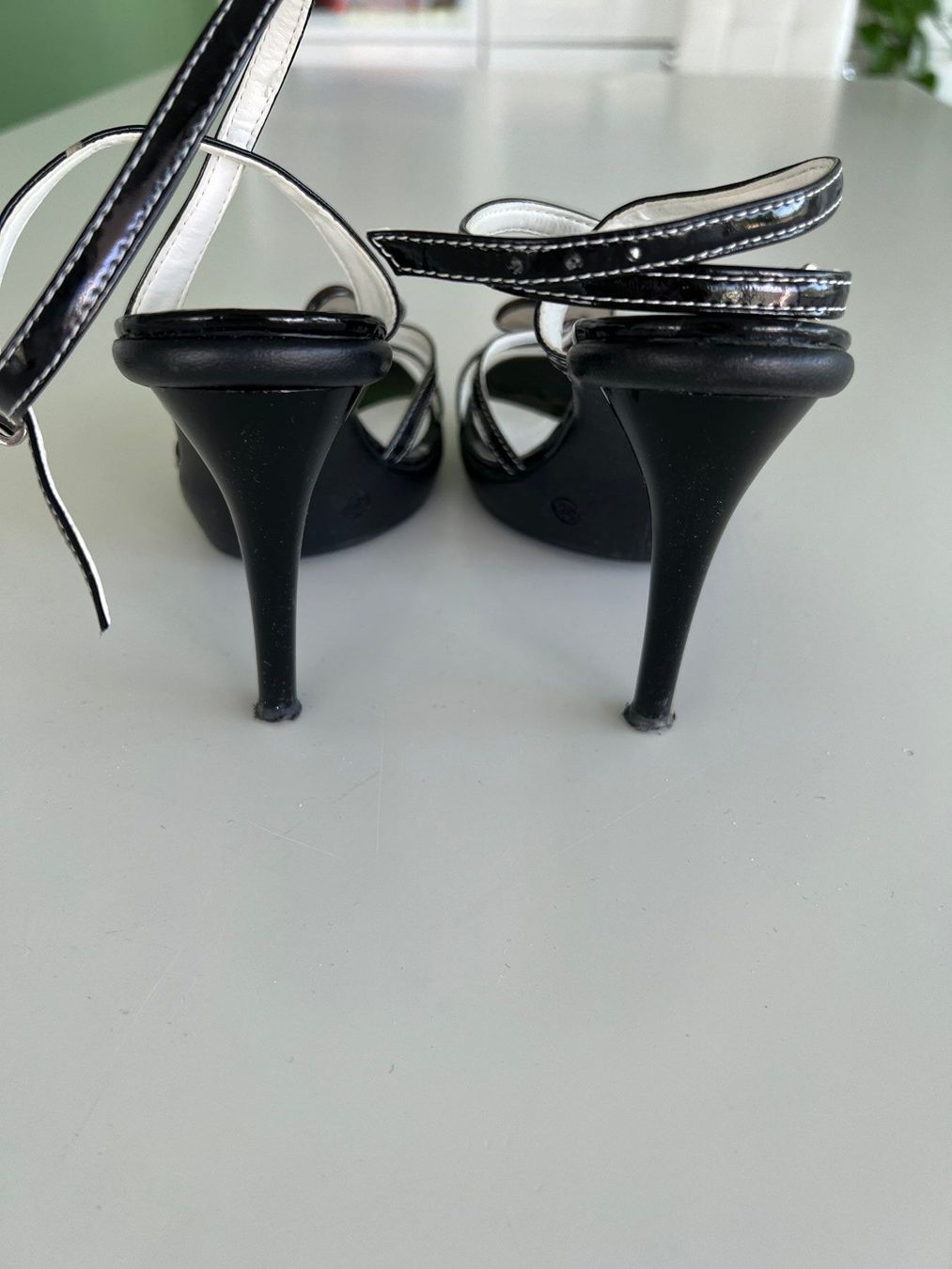 Scarpe da donna: Blumen sehr elegante Sandalen – Usato da Horgen venduto da Esterina 9