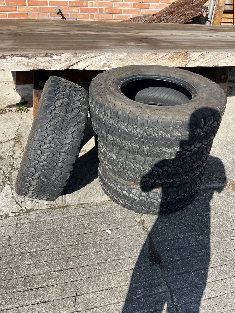Pneumatici & Ruote complete: BF Goodrich All Terrain Pneu offroad – Usato da Flawil venduto da Andrin.g97