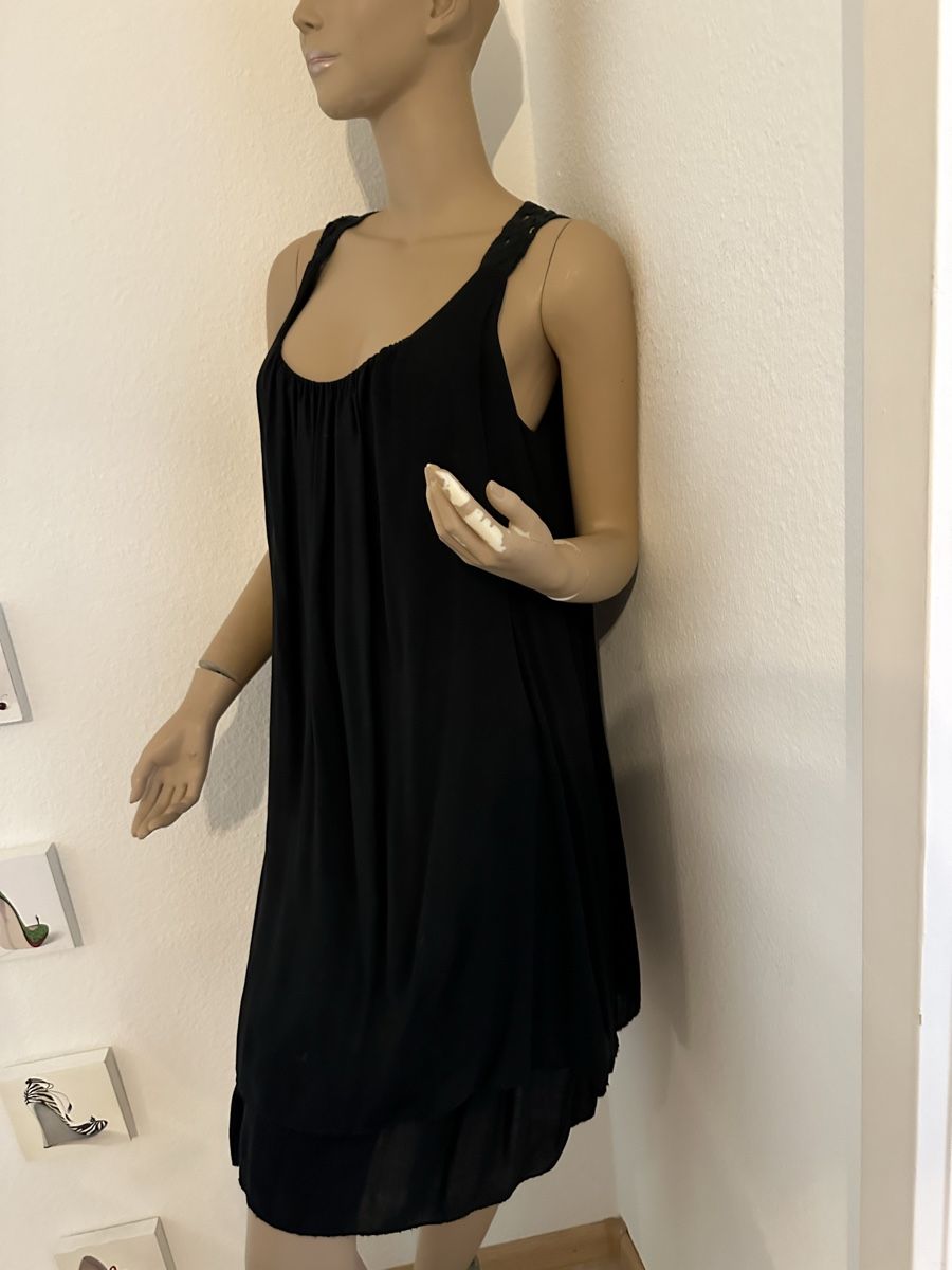 Kleider: Damen Sommerkleid mit Raffinierten Optik – Gebraucht aus Basel von Ivana_4 5
