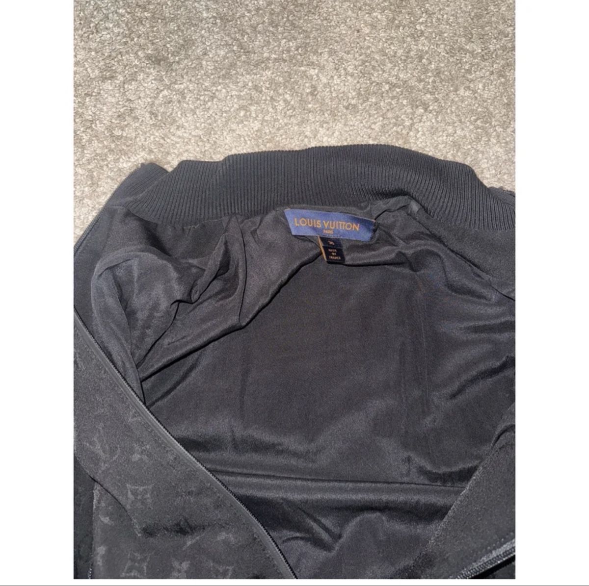 Giacche: Louis Vuitton Bomber Jacket Monogram Black Size XL – Nuovo (secondo la descrizione) da Herrliberg venduto da erh_r2tw 3