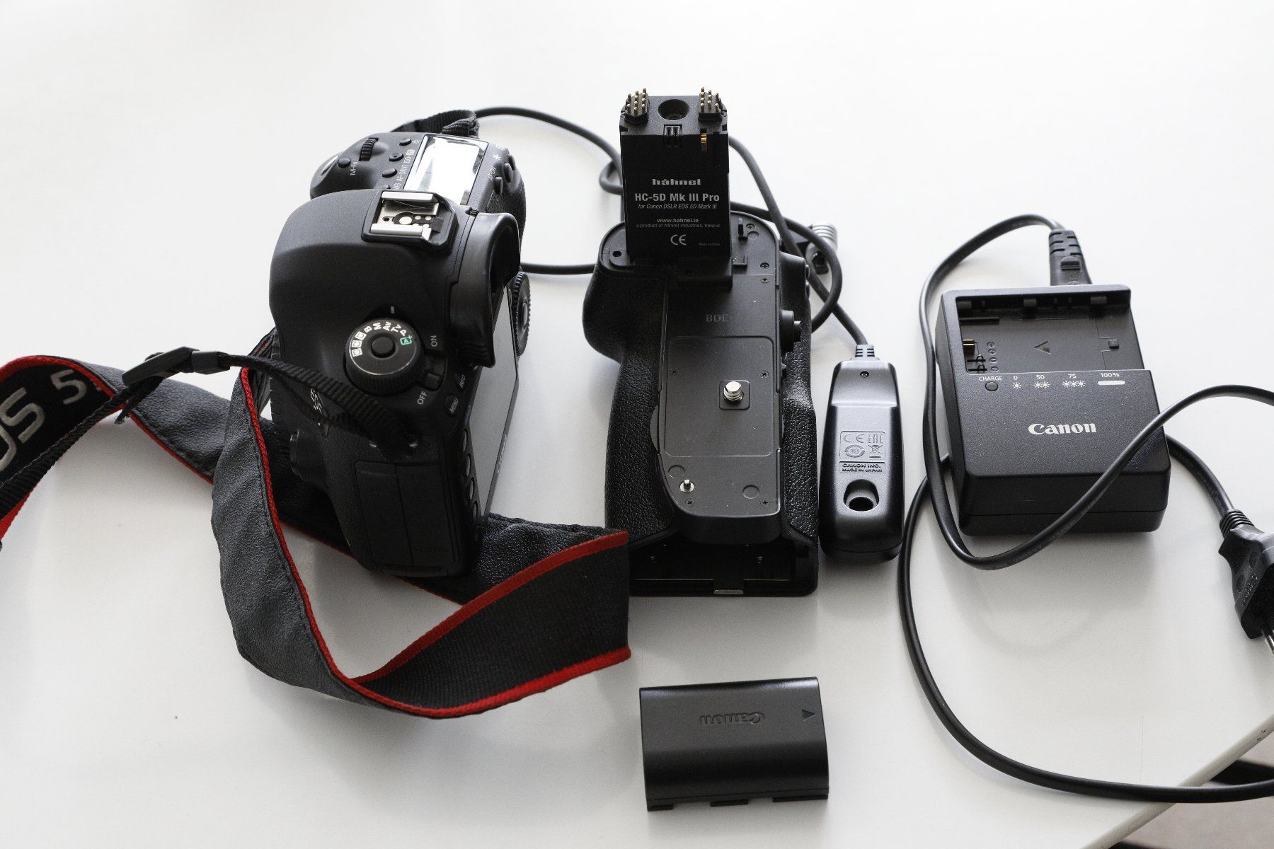 Canon Appareil photo: Canon EOS 5D Mark III mit Zubehör – D'occasion à Zürich par evolve1 2