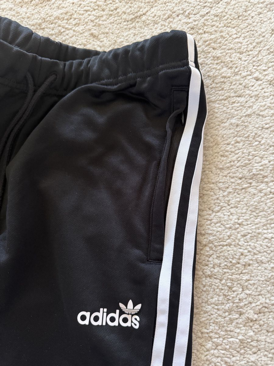 Adidas Pantaloni: Adidas Jogginghose – Nuovo (secondo la descrizione) da Niederuzwil venduto da Lisascloset 1