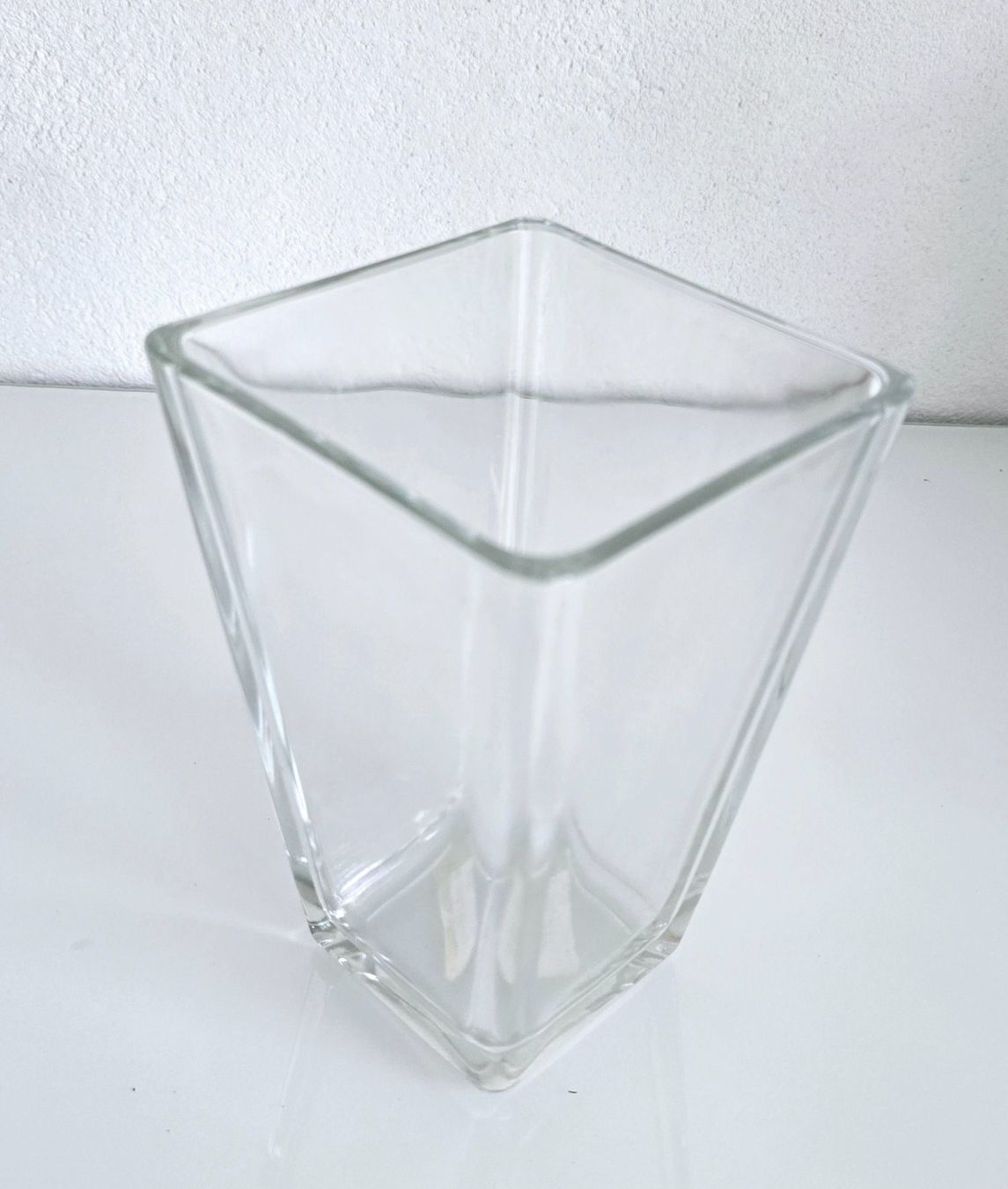 Vasi & Recipienti: Elegante Glasvase, eckig, 17cm hoch - NEU – Nuovo e nell'imballaggio originale da Aarburg venduto da Glitzerschein