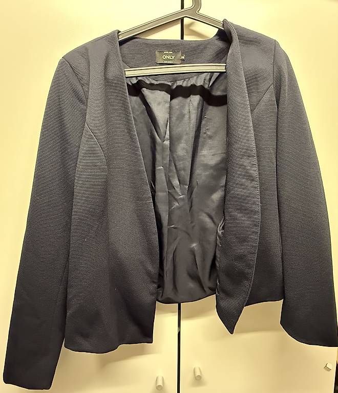 Giacche: Blauer Blazer, Gr 38 – Usato da Zürich venduto da mel_v8qp