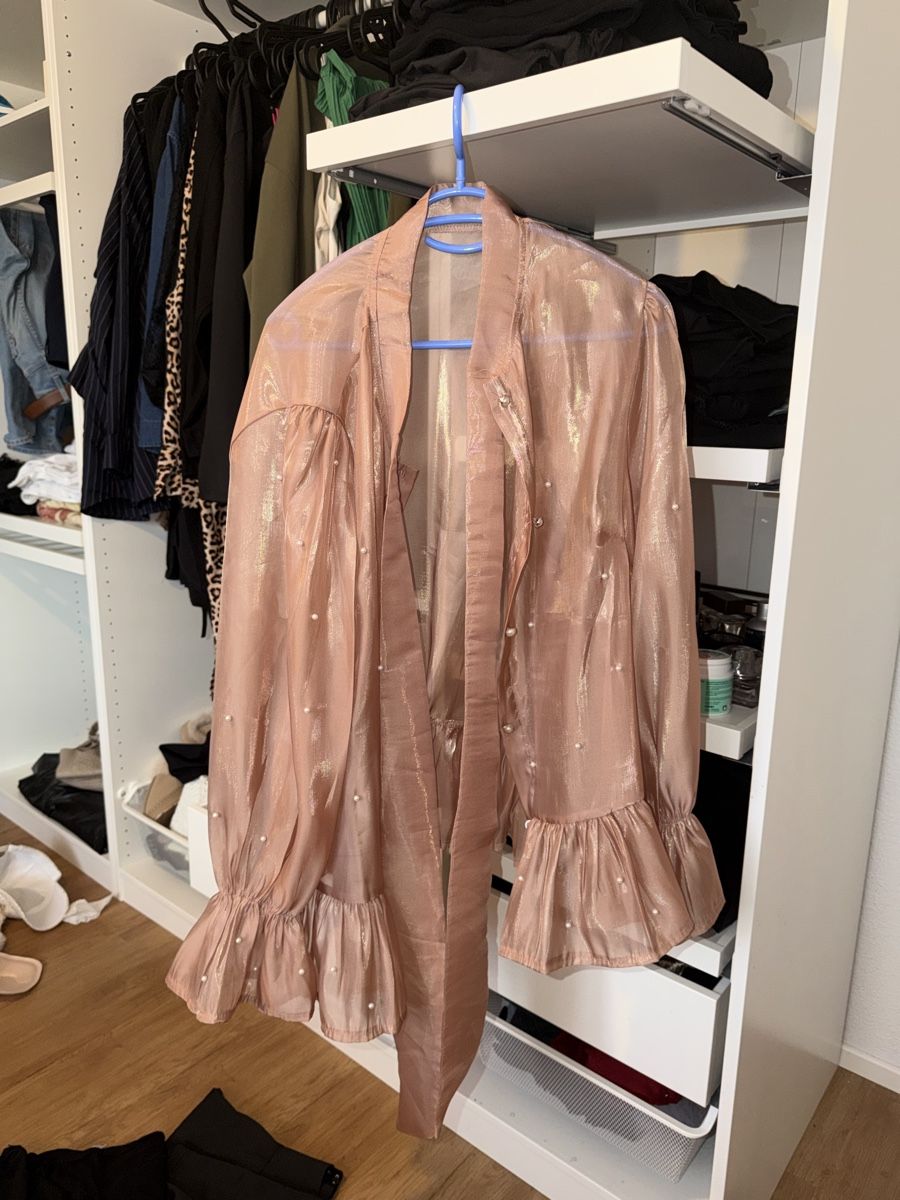 Camicette: Damen Bluse Perlmutteffektdetails Roségrösse  2XL neu – Nuovo (secondo la descrizione) da Kefikon TG venduto da jel_72fp