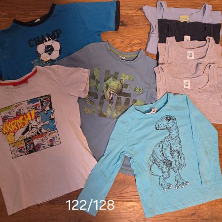 Kinder T-Shirt und Unterhemd Set Grösse 122/128 gebraucht