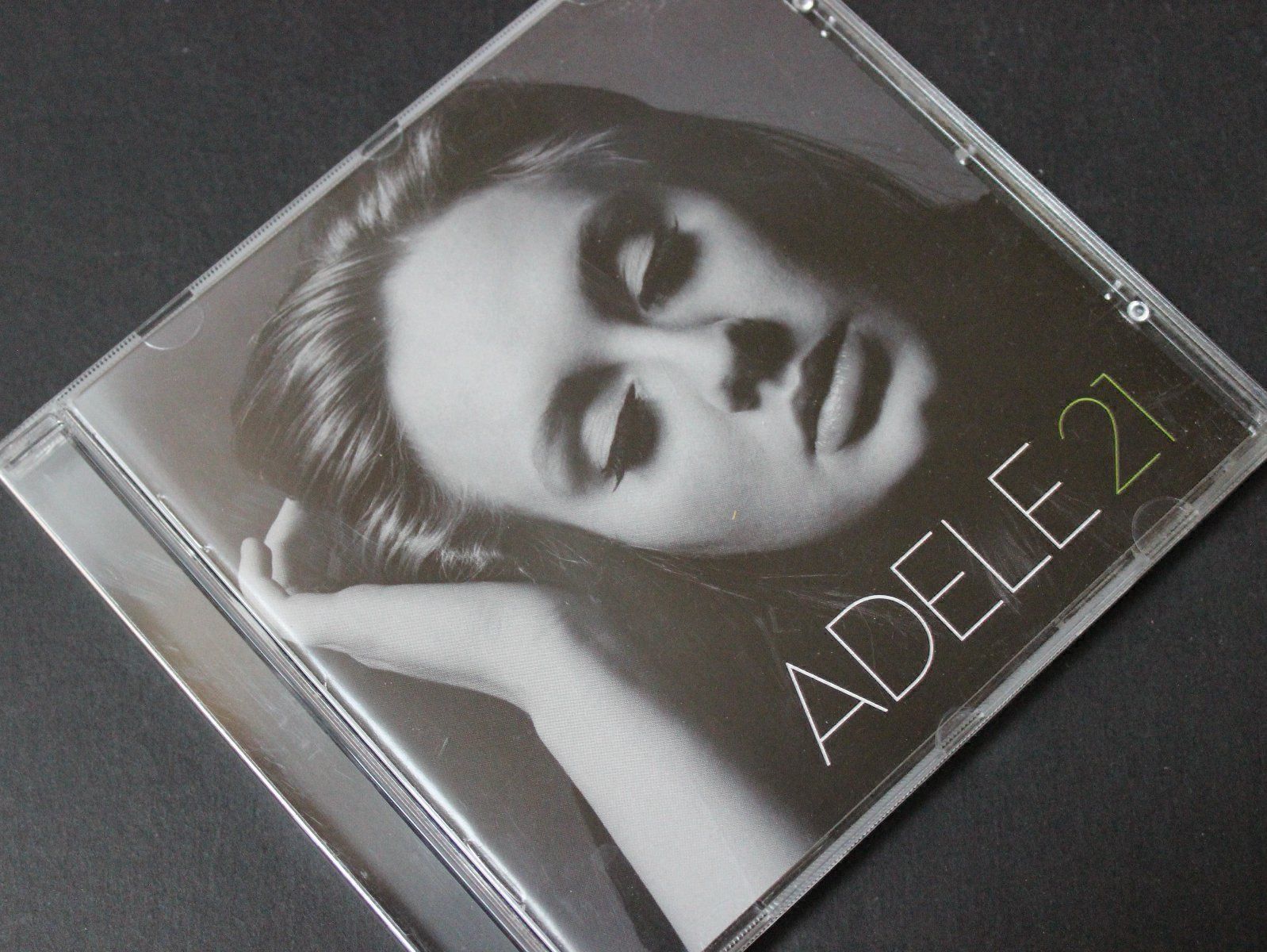 CD: ADELE - 21 (CD) 2011 mit "Someone like you" – Usato da Tübach venduto da JamesStone