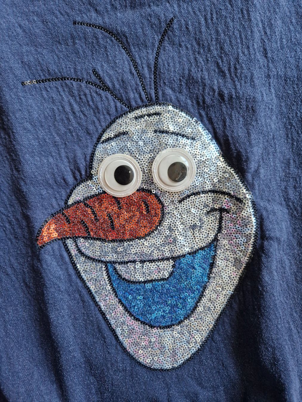 H&M Maglioni & Felpe: Olaf Sweat Pullover Grösse 134 - 140 / Glitzernde Pailletten – Usato da Jona venduto da Loki40 1