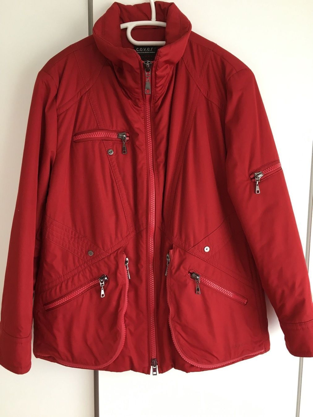 Vestes: Moderne sportliche Winterjacke rot – D'occasion à Bern par Smile-2707 1