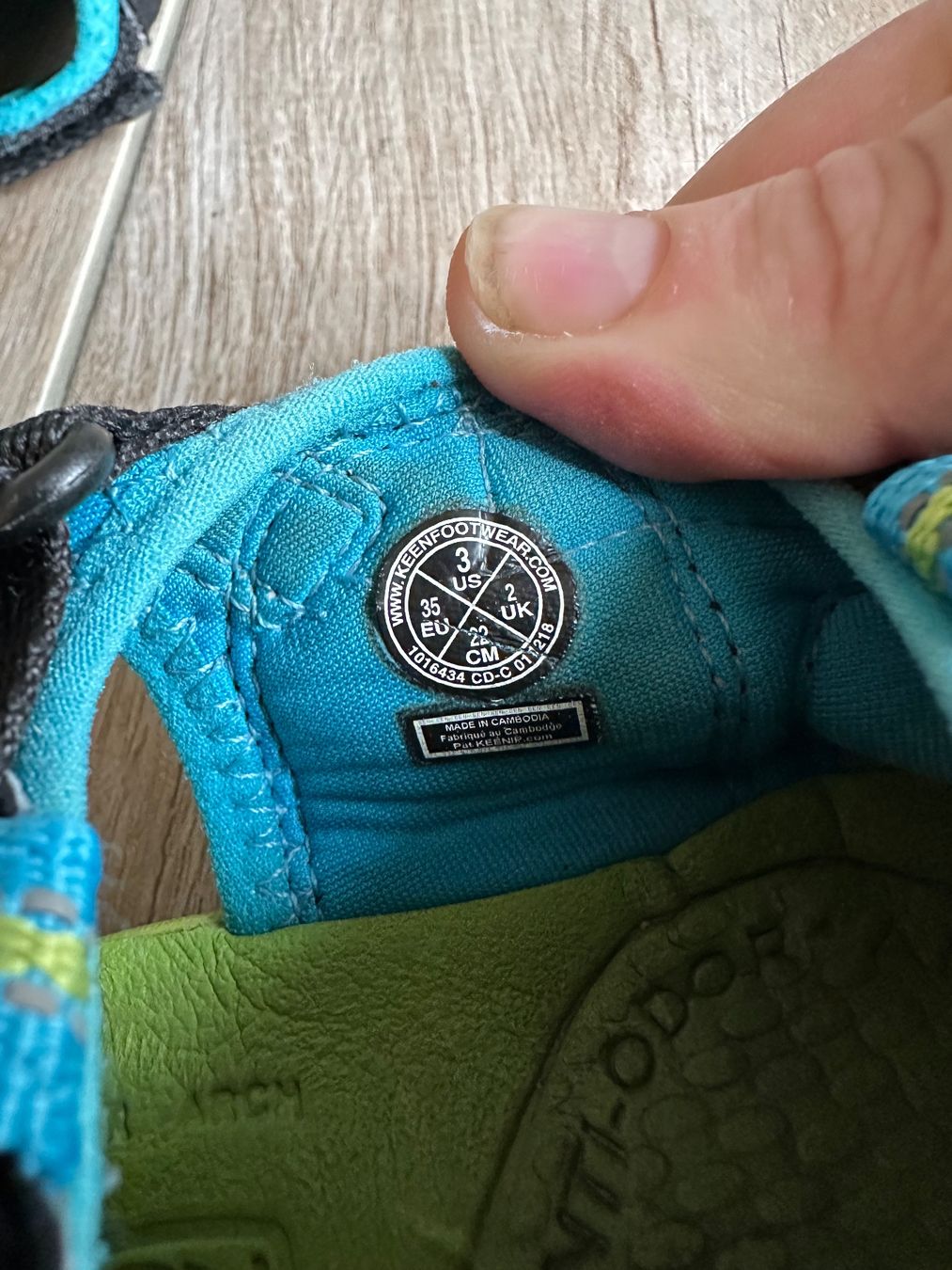 Keen Scarpe per ragazzi: Keen Sandalen Gr. 35 schwarz-blau – Usato da Rudolfstetten venduto da Joyw 3