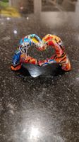 Herz-Hand-Skulptur Graffiti Design- ein Hingucker!
