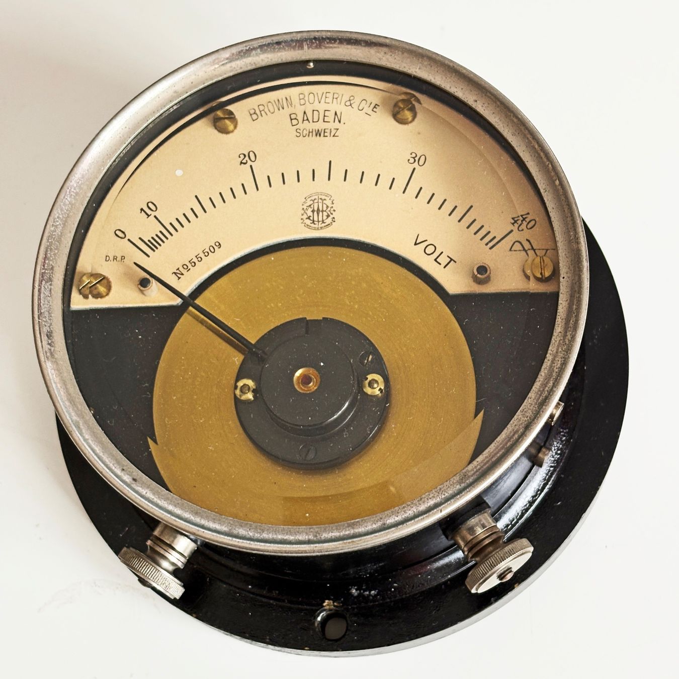 Misurare: Antikes, schönes Schalttafel-Voltmeter, d=13cm – Usato da Cortaillod venduto da Aufraeumen