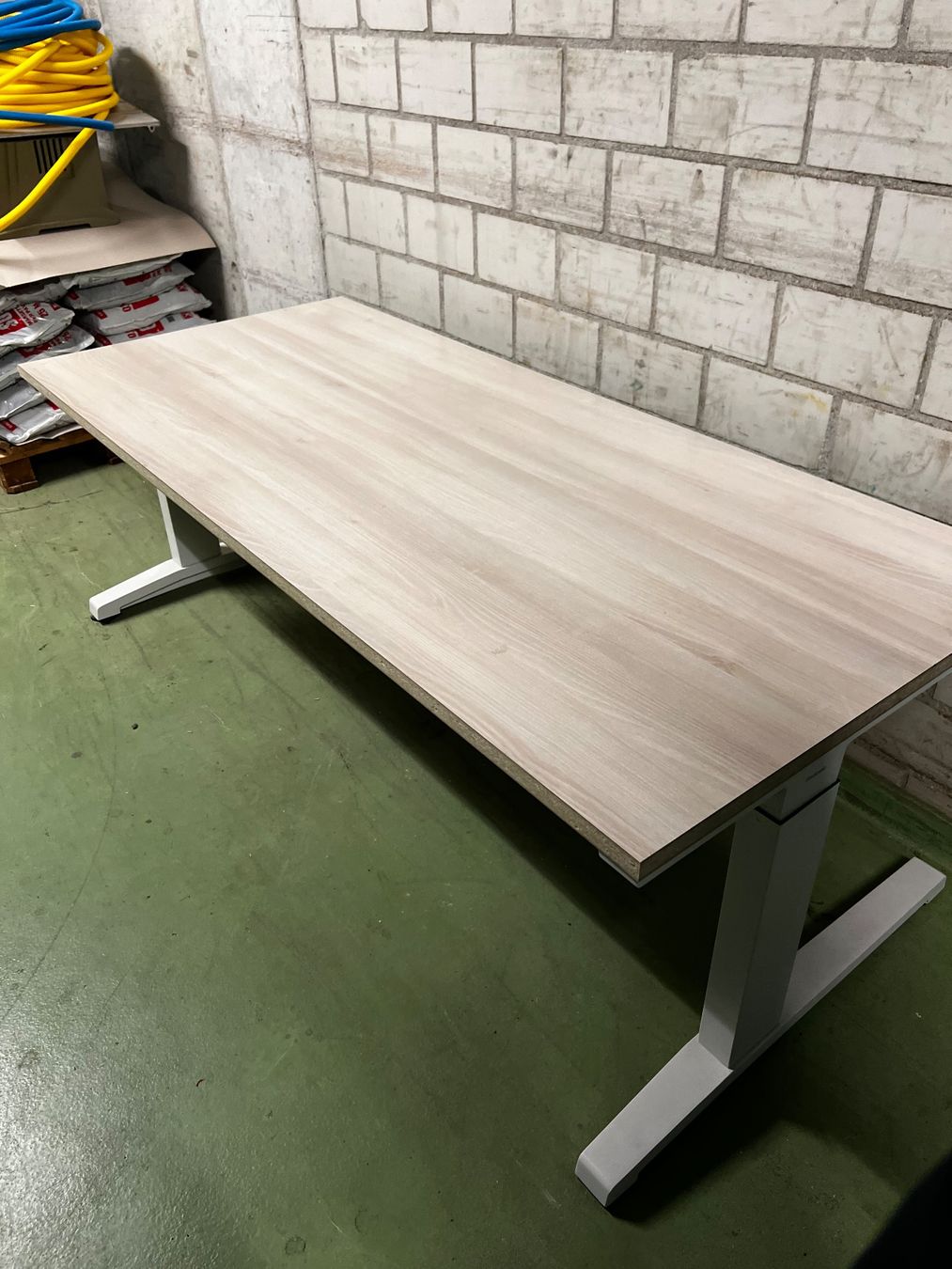 Schreibtische: Schreibtisch – Gebraucht aus Zug von Welcome22 1