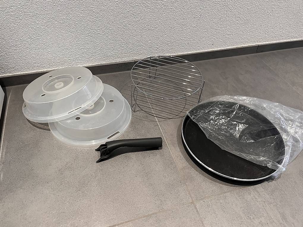 Elettrodomestici da cucina: Grosse Mikrowelle mit Grill - und Auftaufunktion – Usato da Bözen venduto da smi_b5rt 2