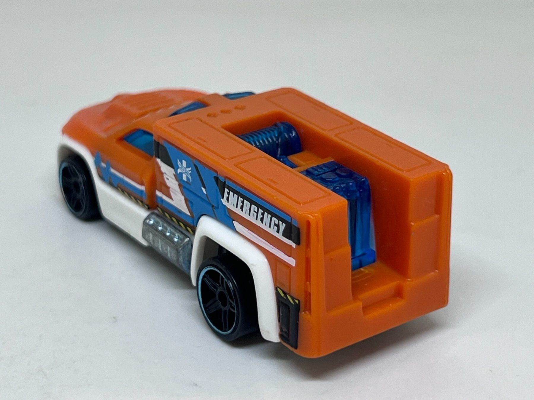 Hot Wheels Modellini d'auto: Hot Wheels Rescue Duty #558 – Usato da Wildegg venduto da LaaBoutique 2