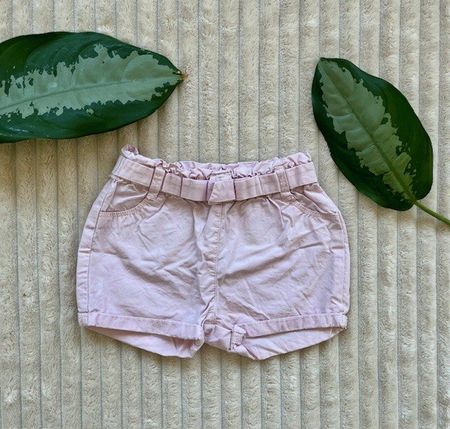 Süsse Sommer Shorts, Grösse 92, Rosa mit Gürtel Detail!