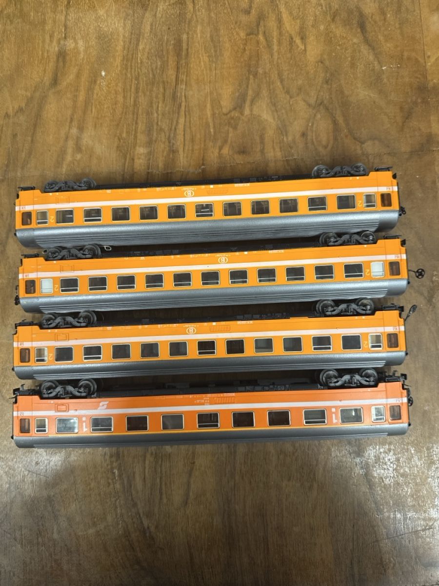 Märklin Trains électriques: 4 Märklin Personenwagen orange – D'occasion à Berikon par TopLok 2