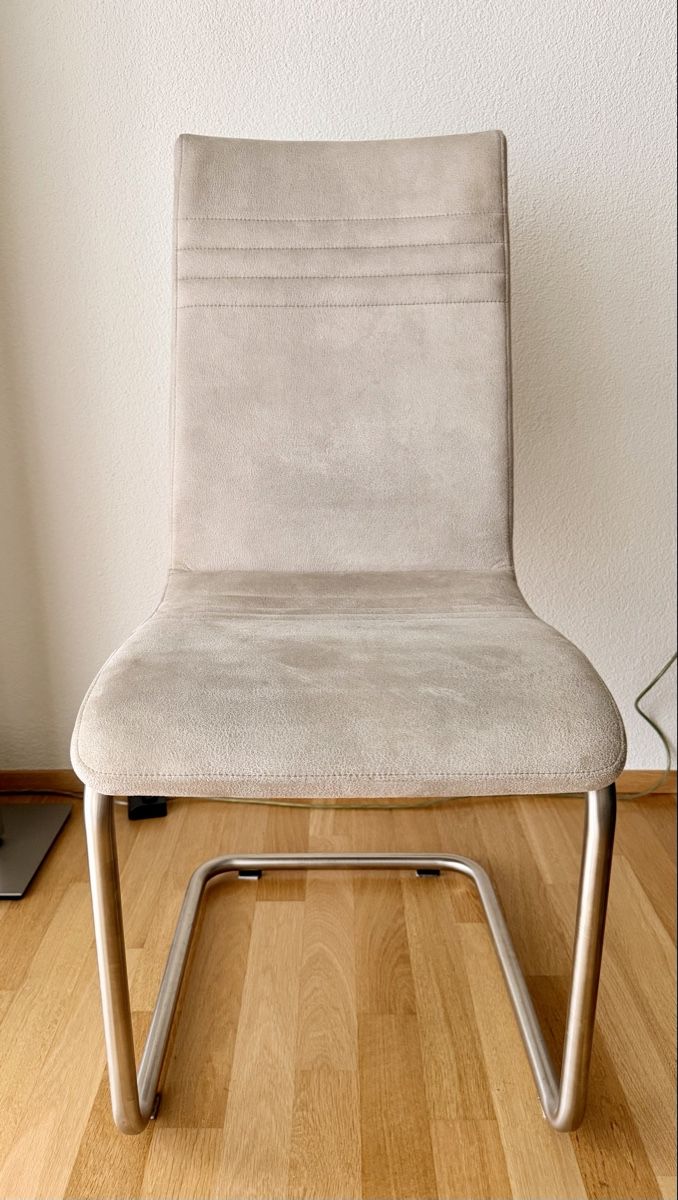 Stühle: 4 Freischwinger-Stühle, VENJAKOB – Gebraucht aus Altdorf UR von Nala00