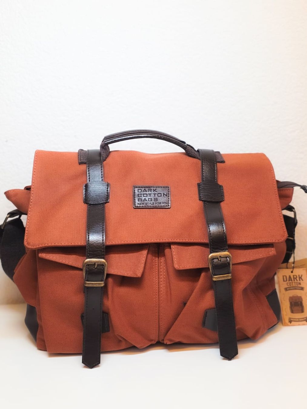 Borse: Dark Cotton Messenger Bag, EUC, Stylish and Durable! – Nuovo e nell'imballaggio originale da Basel venduto da ahm_99cw