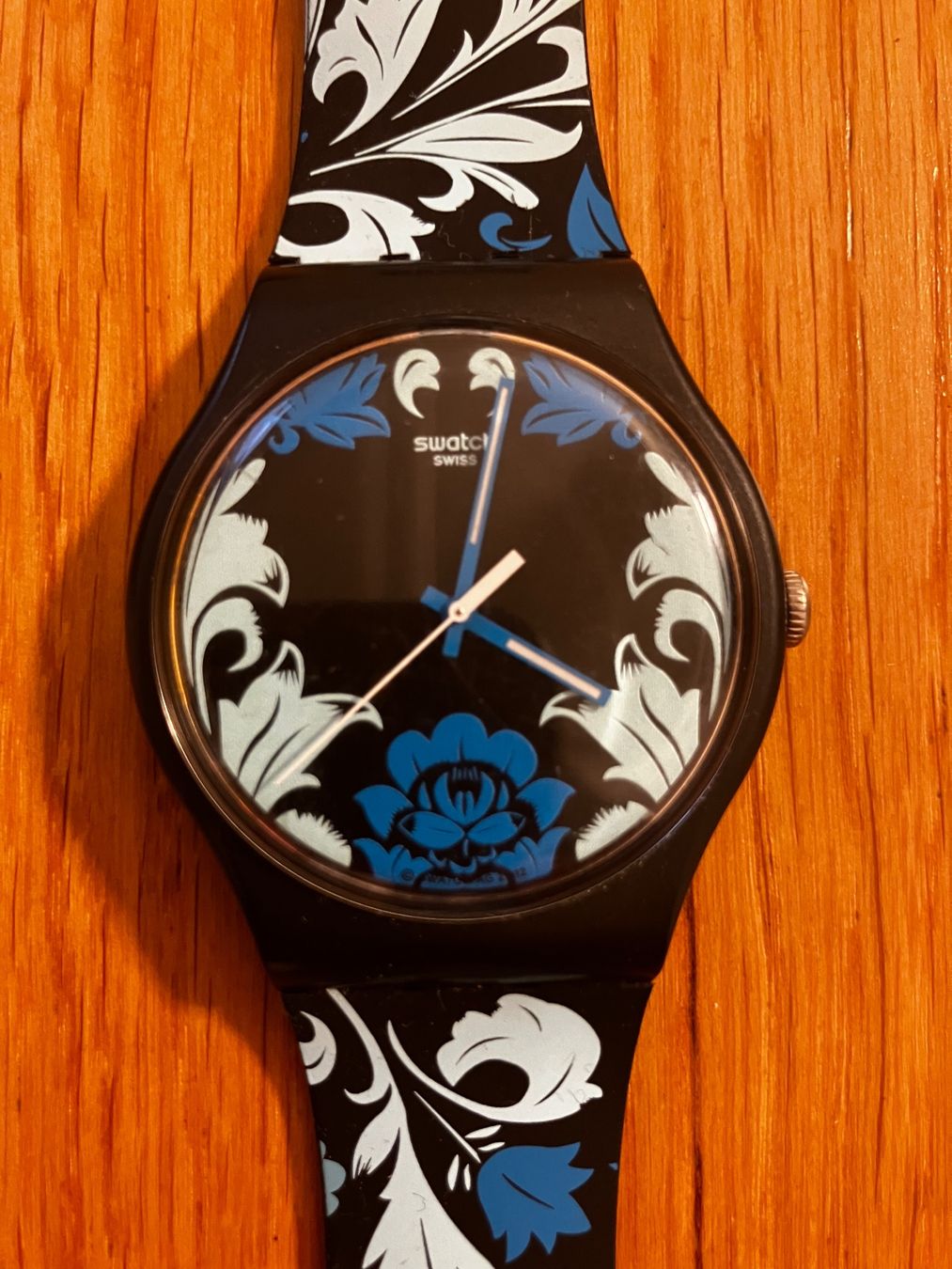Swatch Uhren: Swatch Uhr "Schwarz mit Muster" – Gebraucht aus St. Gallen von sascha_faerber 1