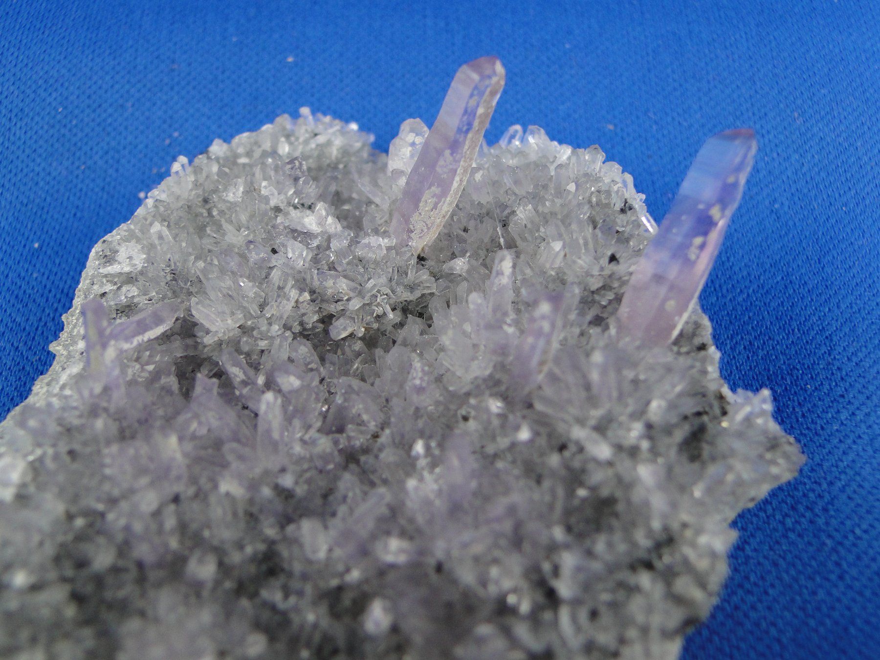 Minerali & Pietre curative: Quarz var. Amethyst – Usato da Schinznach Bad venduto da Demerald 3