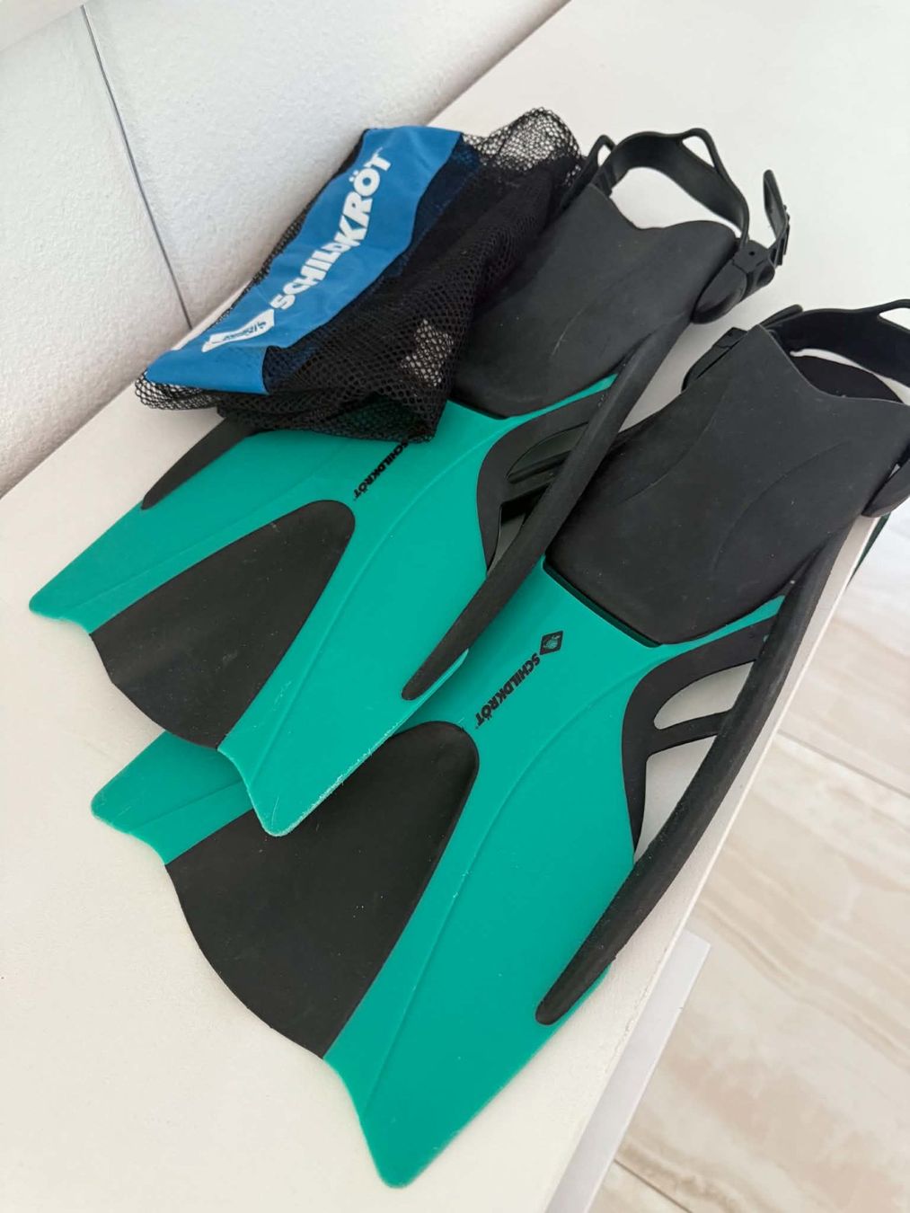 Flossen, Masken & Schnorchel: Schwimmflossen Schildkroet mit Tasche – Gebraucht aus Bern von Miraitrading