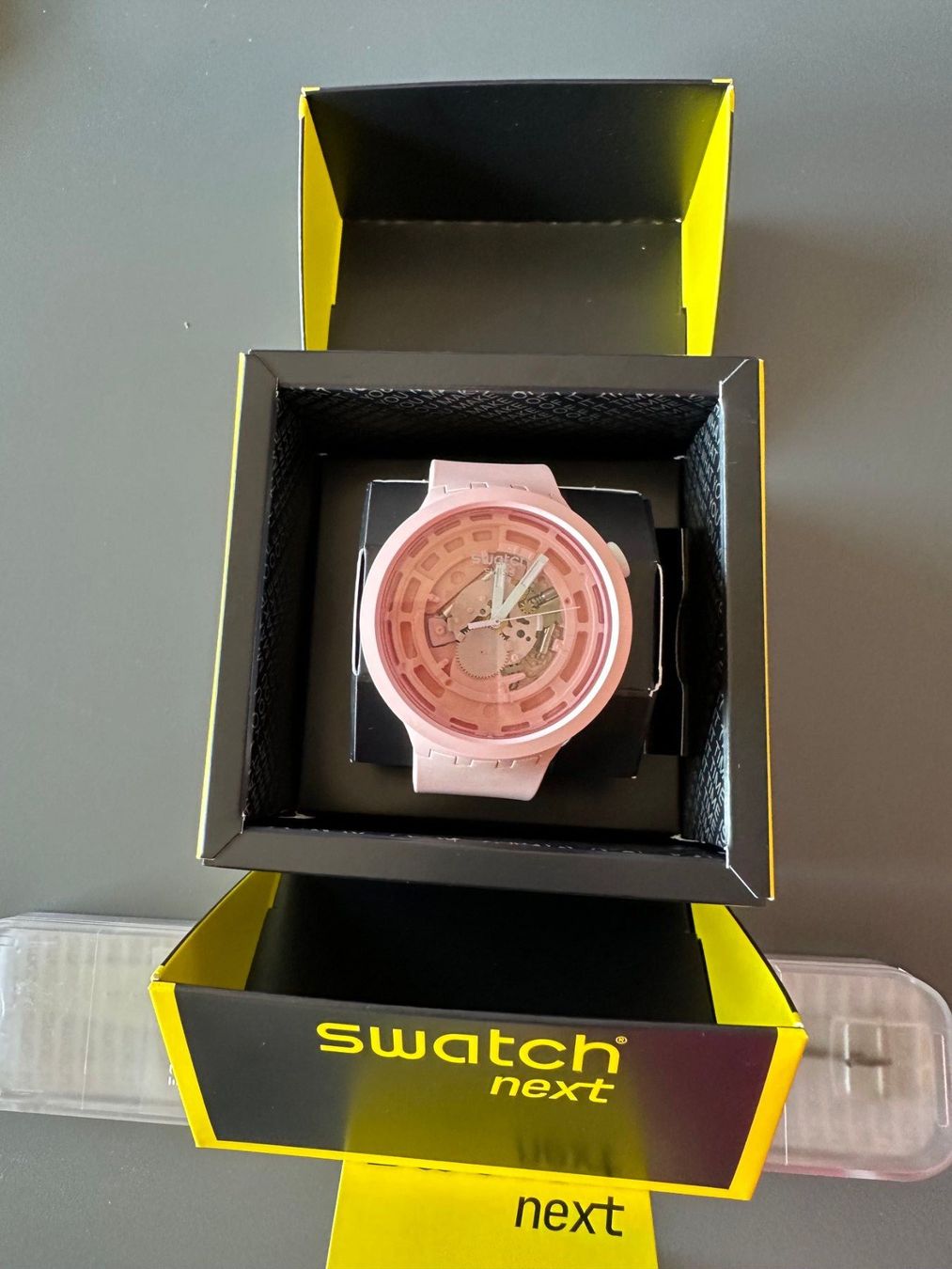 Swatch Montres: Swatch Big Bold C-Pink – D'occasion à Arbon par Regire 2