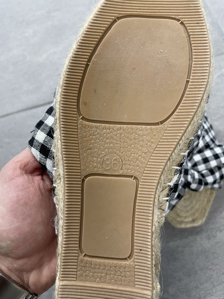 Damenschuhe: Sommerschlappen – Gebraucht aus Kilchberg BL von ann_kwk5 1
