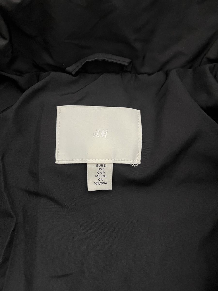 H&M Manteaux: Doudoune longue noire – D'occasion à La Chaux-de-Fonds par Trogir 1