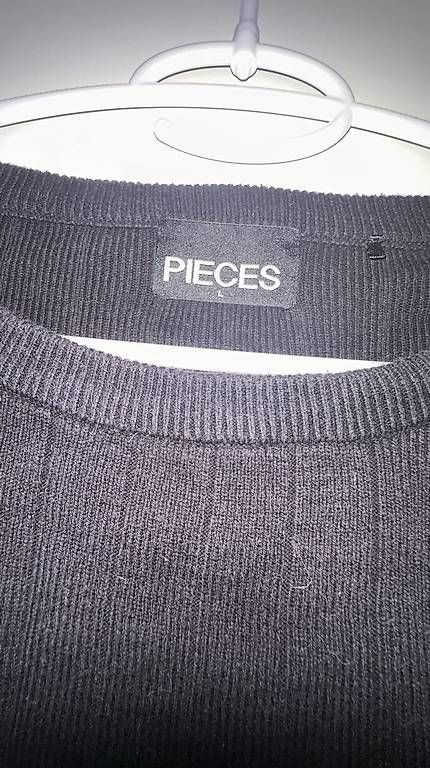Pullover & Sweatshirts: 2 Pullovers – Gebraucht aus Felben-Wellhausen von ale_y7hx 1