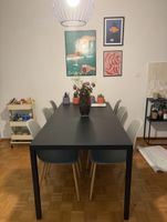 Robuster schwarzer Esstisch aus Metall