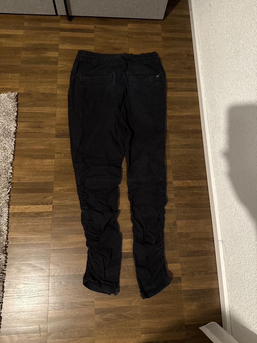 Pantaloni: Stylische schwarze Hose Grösse 30 – Usato da Freidorf TG venduto da sarotiko 2