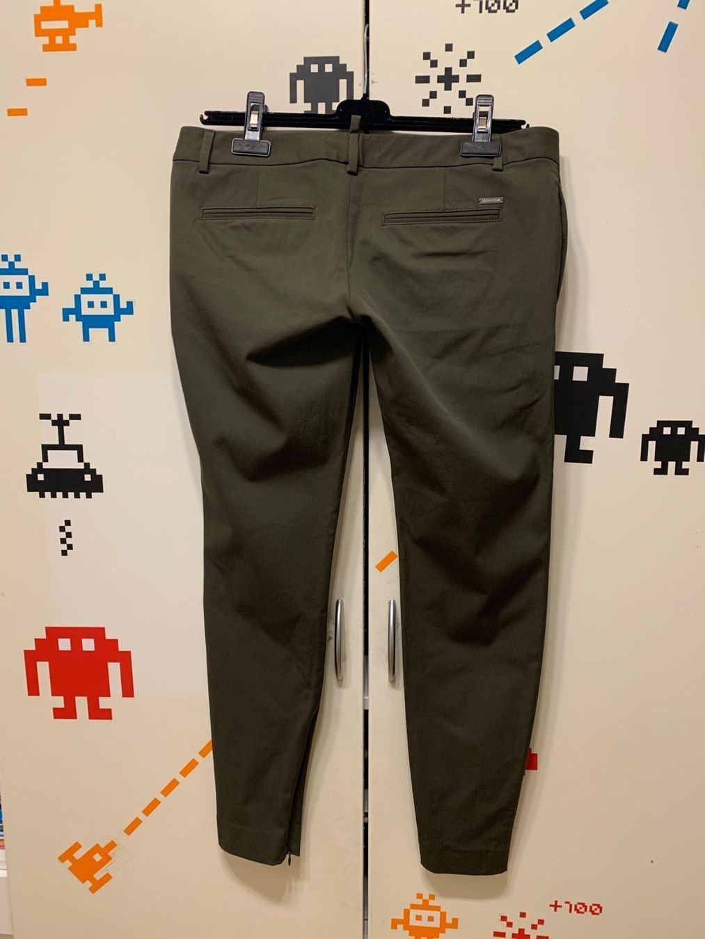 Pantaloni: Dsquared2 Hosen Gr 42 – Usato da Zürich venduto da MSA1980 1
