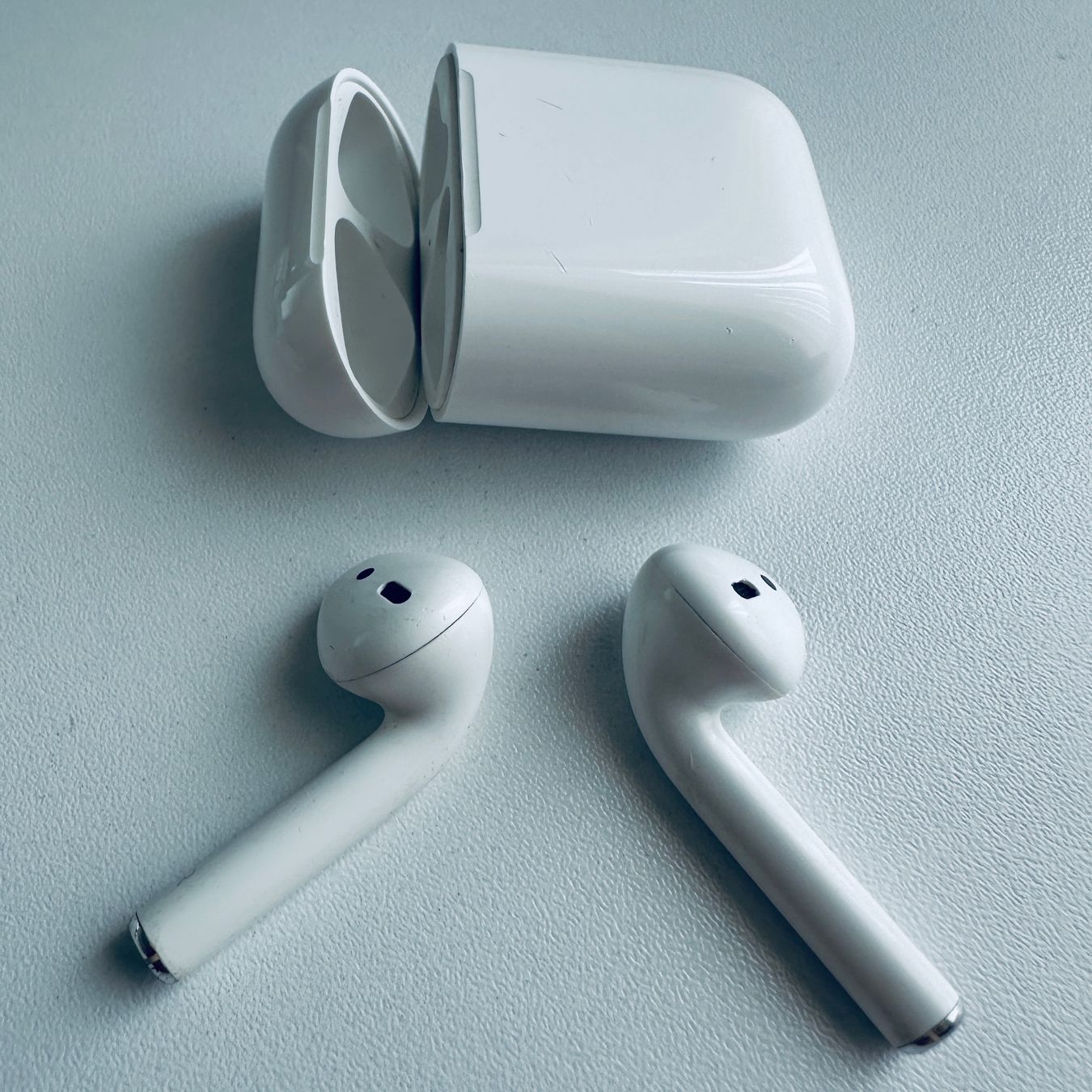 Apple Cuffie: Original Apple AirPods 2 Kopfhörer Wireless Lightning Kabel – Usato da Basel venduto da MY.AIRPODS.SHOP 4