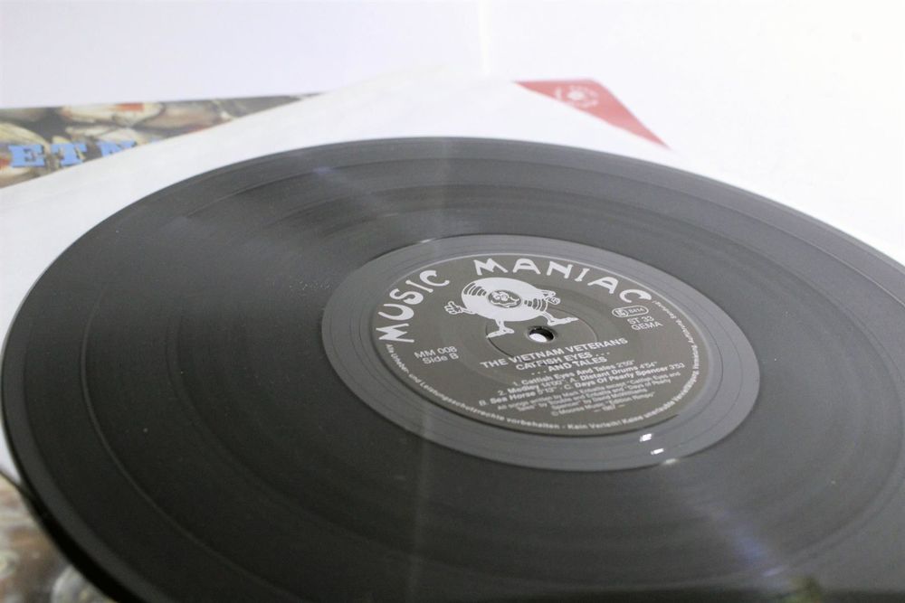 VIETNAM VETERANS Catfish Eyes And... Kaufen auf Ricardo