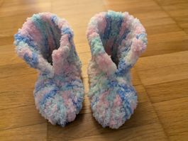 Warme, flauschige Babyschuhe/Finken, Grösse Neugeborene
