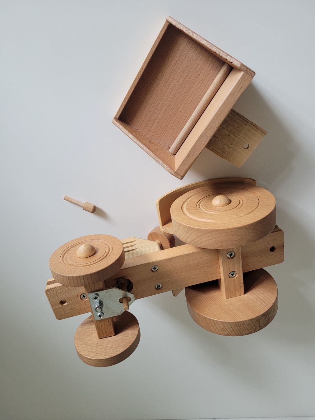 Spielzeuge: Holz Traktor Spielzeug Handarbeit – Gebraucht aus Zofingen von Loop_ReSale 3