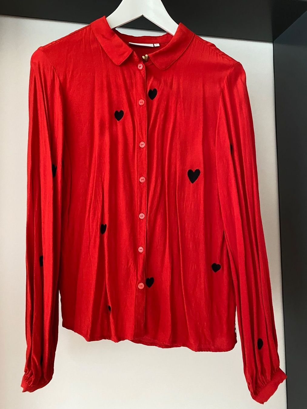 Camicette: Rote Bluse mit Herzen von Fabienne Chapot Gr. S – Usato da Sissach venduto da Vanessa_Atalanta