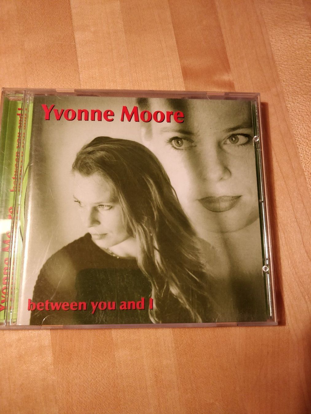 CDs: Yvonne Moore , between you and I – Neu (gemäss Beschreibung) aus Grosswangen von Dacotojafa