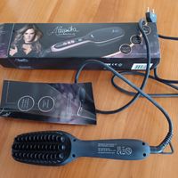 Glättungsbürste , Bürste , von Alessandra Ambrosio