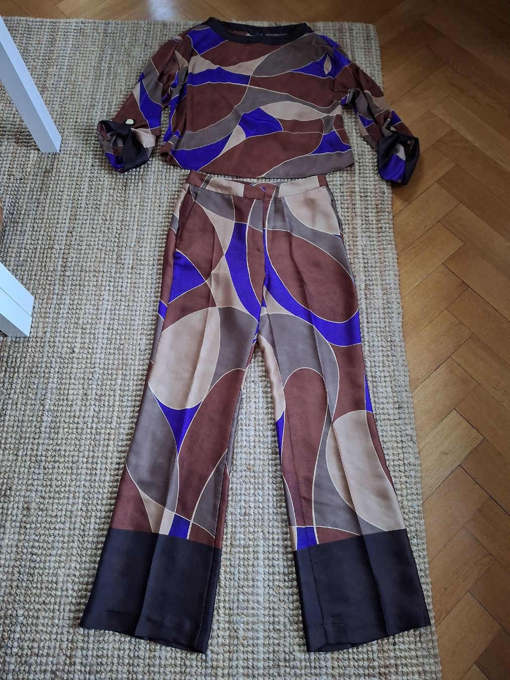 Zara Completi & Tailleur: Ensemble Zara M brun, doré et violet NEUF – Nuovo e nell'imballaggio originale da Lausanne venduto da Cognitia