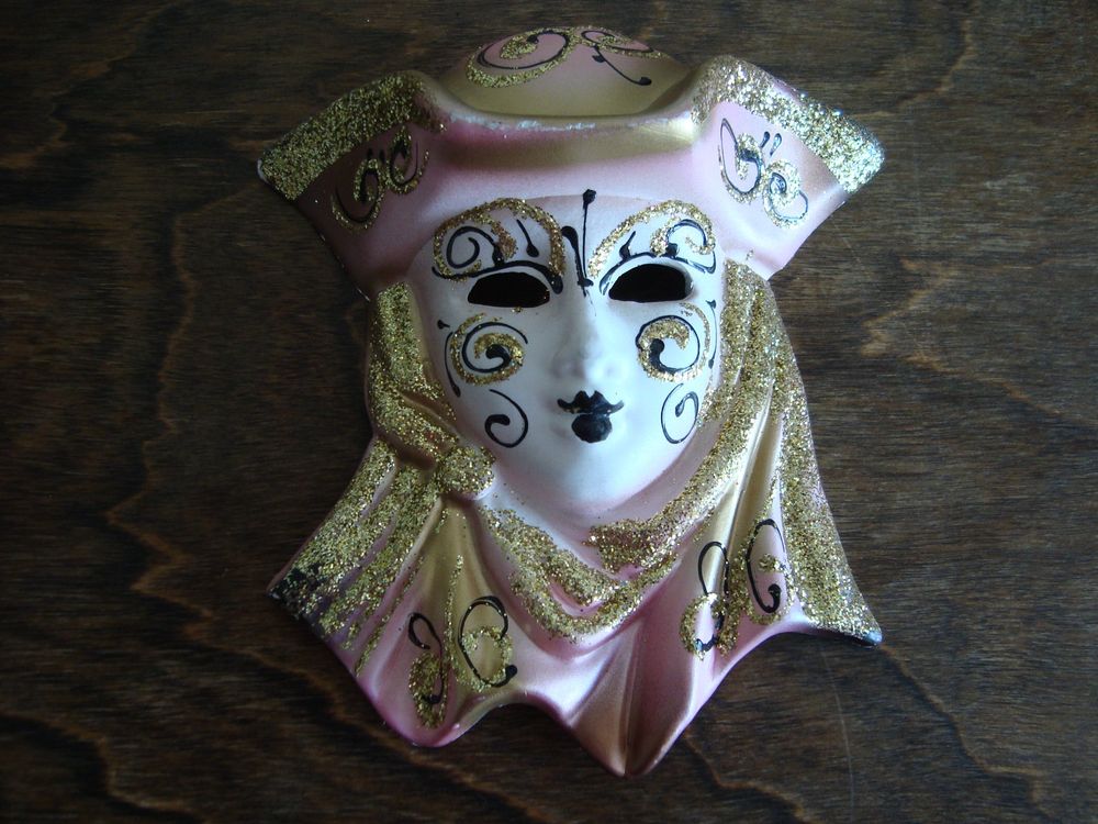 Masque vénitien plein visage - Masque de coeur avec le modèle d