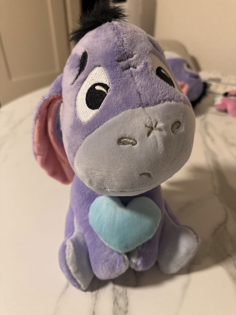 Disney Spielzeuge: Disney Eeyore mit blaues Herz – Neu und originalverpackt aus Rorschach von med_cg8c