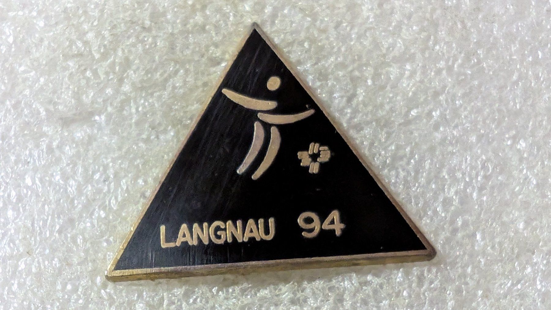 Placchette & Badge: Ansteckpin 166: Langnau 94 – Usato da Oppligen venduto da Pin-Fall-Shop