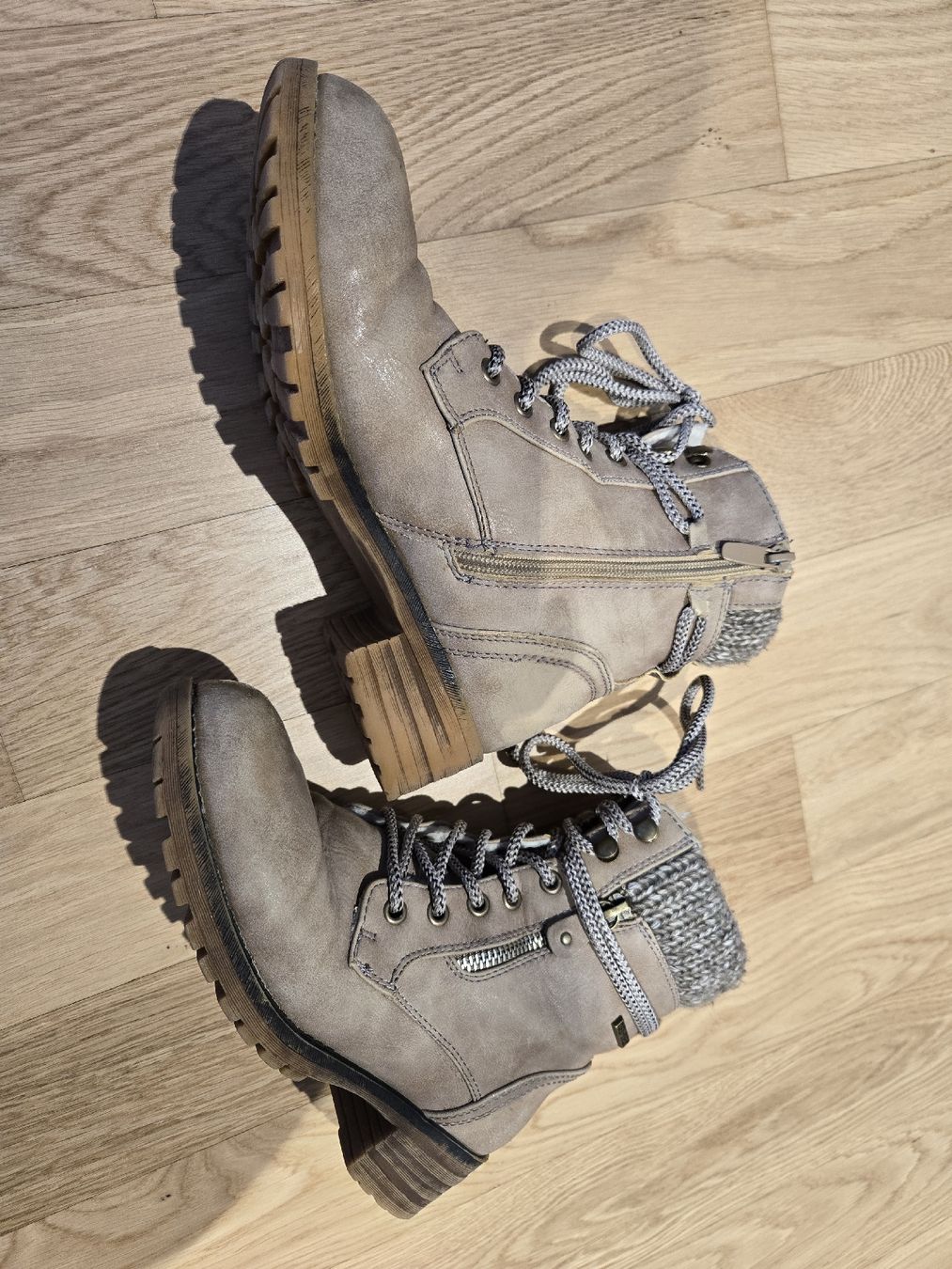 Scarpe da donna: Winterschuhe Damen Grösse 38 – Usato da Glis venduto da Kaamilaa 2