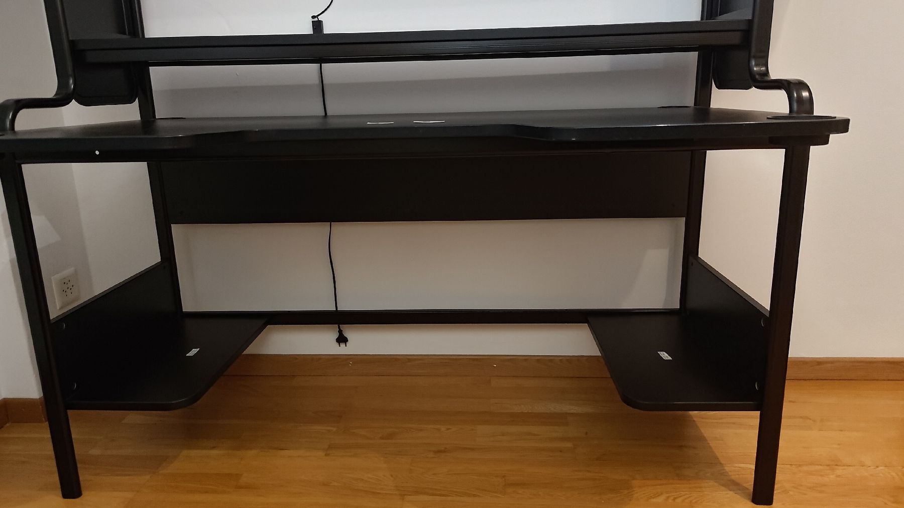 Schreibtische: Ikea Fredde Gaming Tisch – Neu (gemäss Beschreibung) aus Orpund von Cheshirecopycat 2