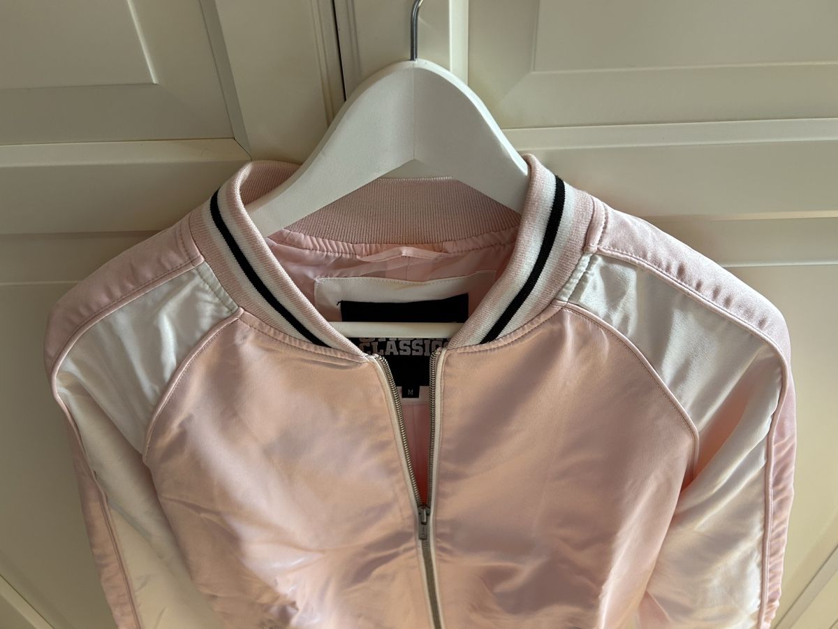 Giacche: Jacke URBAN Classics, pastel pink, Grösse M – Nuovo (secondo la descrizione) da Diessenhofen venduto da Bmaurice