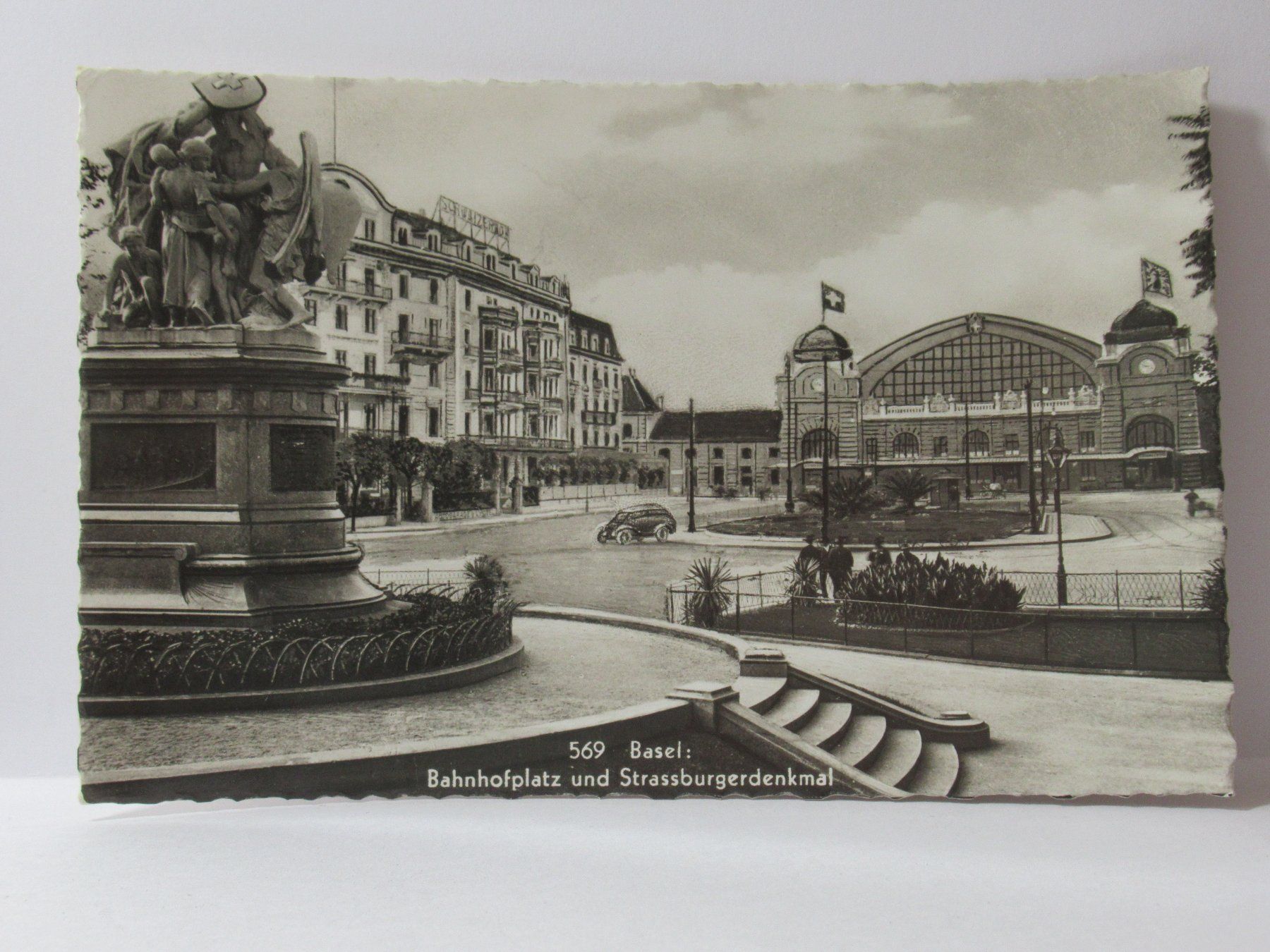 Ansichtskarten: Basel , Bahnhofplatz , Strassburgerdenkmal , Hotel  1938 – Gebraucht aus Grenchen von Bluemchen1900